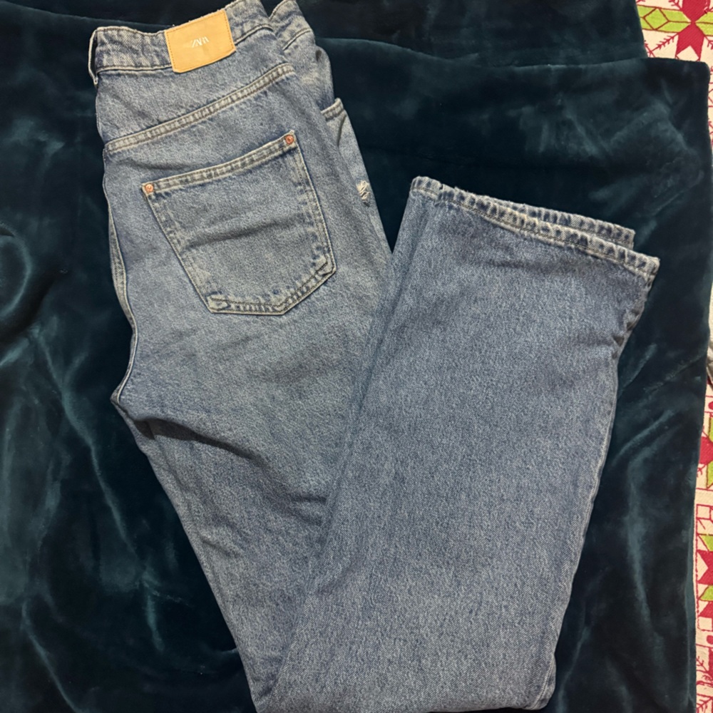 Zara Women’s Classic Denim Jeans
